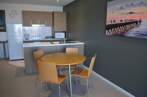 Wallaroo Marina Luxury Apartment - Accommodation Main Beach 19