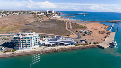 Wallaroo Marina Luxury Apartment - Accommodation Main Beach 22