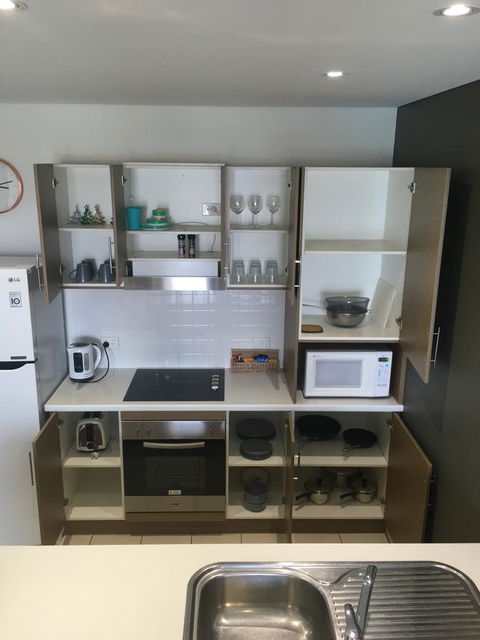 Wallaroo Marina Luxury Apartment - Accommodation Main Beach 8