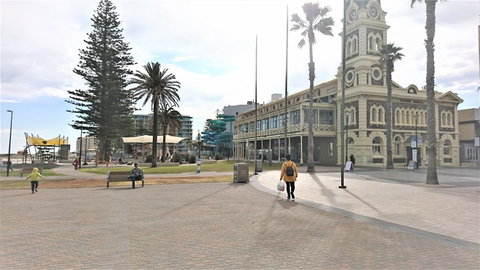 Hi 5 Glenelg Studio Apartment - Accommodation Main Beach 26