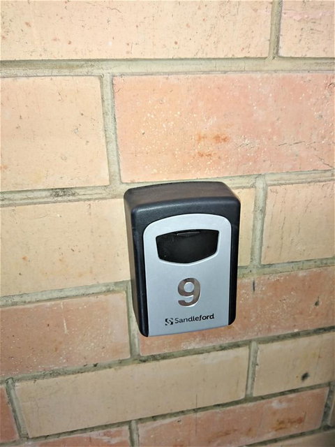 Hi 5 Glenelg Studio Apartment - Accommodation Main Beach 13