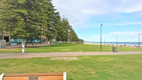 Hi 5 Glenelg Studio Apartment - Accommodation Main Beach 25