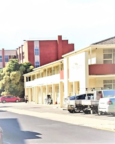 Hi 5 Glenelg Studio Apartment - Accommodation Main Beach 17