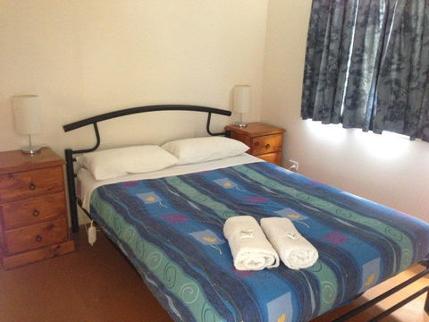 Sail & Anchor - Accommodation Main Beach 8