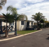 Sail  Anchor - Accommodation Main Beach