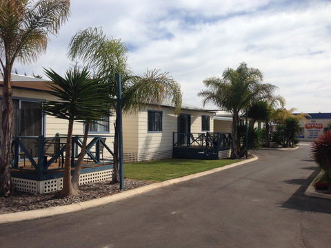 Sail & Anchor - Accommodation Main Beach 0