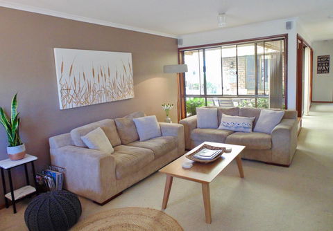 Baronet B & B - Accommodation Main Beach 4