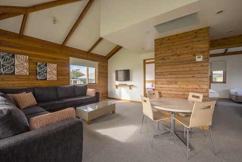 The Retreat West Beach Parks - Accommodation Main Beach 21