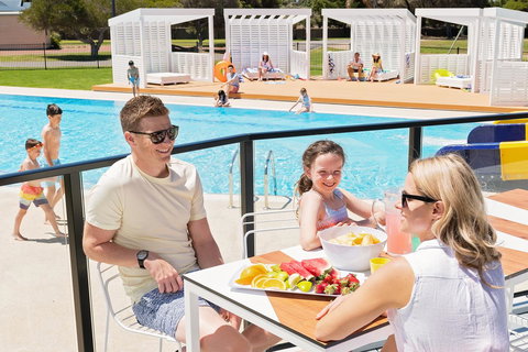 The Retreat West Beach Parks - Accommodation Main Beach 3