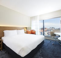 Holiday Inn Express Adelaide City Centre - Accommodation Main Beach