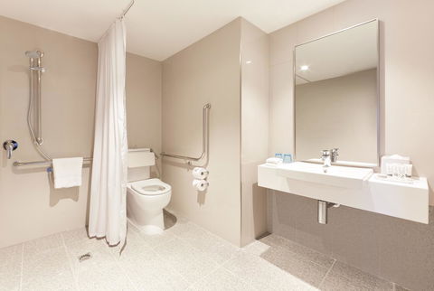 Holiday Inn Express Adelaide City Centre, An IHG Hotel - Accommodation Main Beach 10