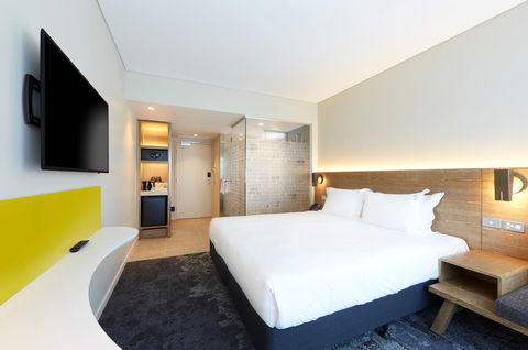 Holiday Inn Express Adelaide City Centre, An IHG Hotel - Accommodation Main Beach 7