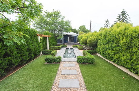 S T U D I O 22 Peaceful Retreat With Garden Views - Accommodation Main Beach 5