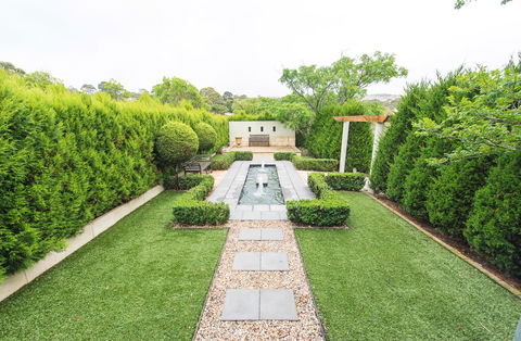 S T U D I O 22 Peaceful Retreat With Garden Views - Accommodation Main Beach 0