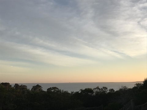 S T U D I O 22 Peaceful Retreat With Garden Views - Accommodation Main Beach 16