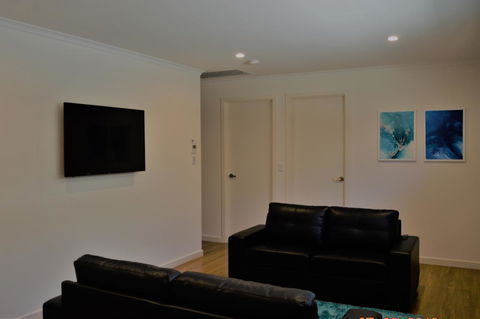 Eastern Breeze - Accommodation Main Beach 17
