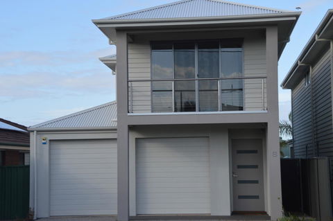 Eastern Breeze - Accommodation Main Beach 5