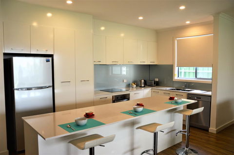 Eastern Breeze - Accommodation Main Beach 0
