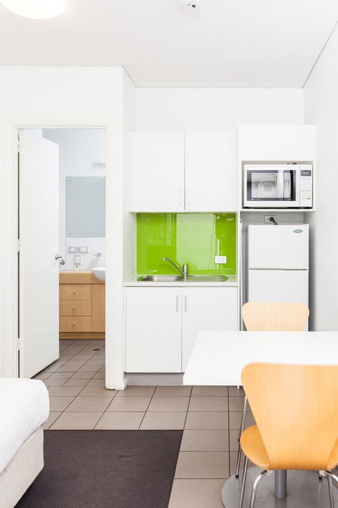 Majestic Oasis Apartments - Accommodation Main Beach 28