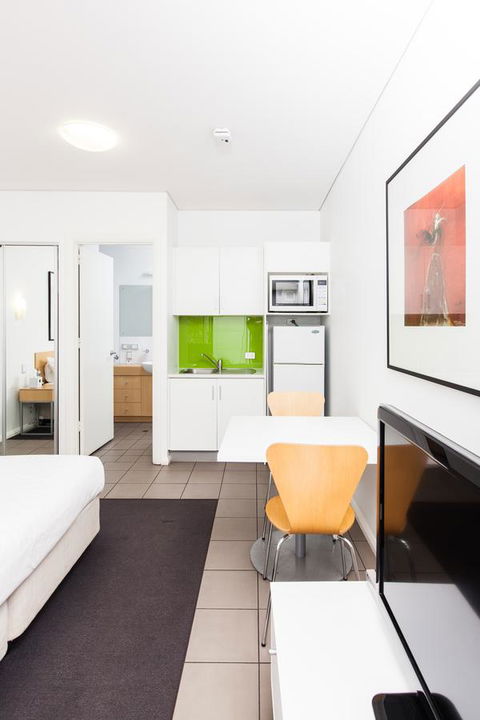 Majestic Oasis Apartments - Accommodation Main Beach 27