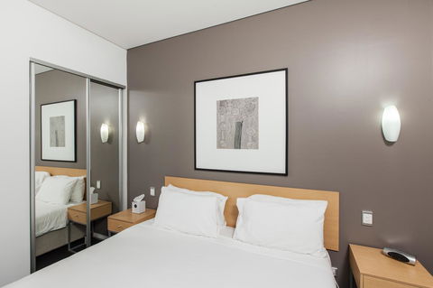 Majestic Oasis Apartments - Accommodation Main Beach 15