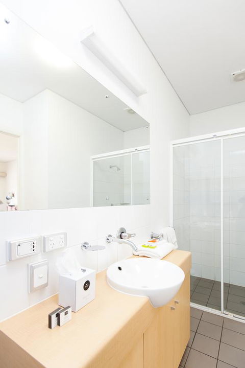 Majestic Oasis Apartments - Accommodation Main Beach 25