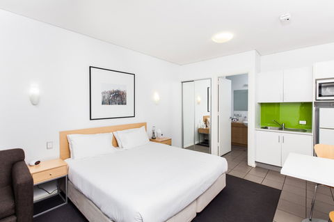 Majestic Oasis Apartments - Accommodation Main Beach 29