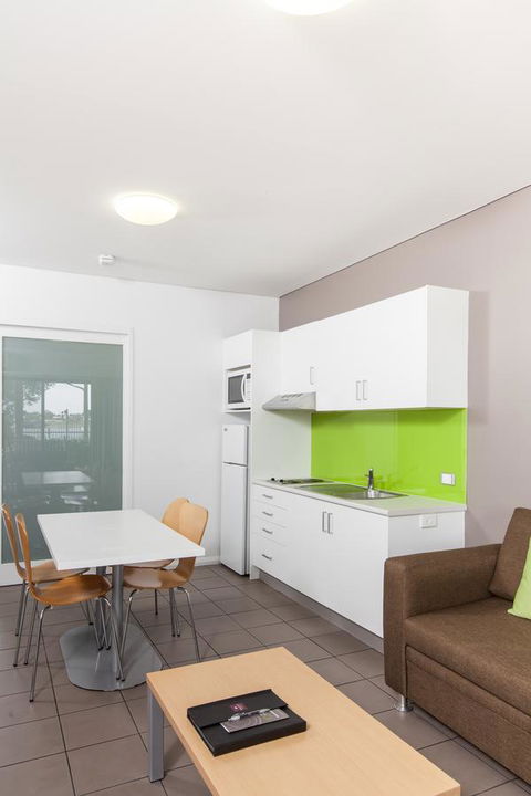 Majestic Oasis Apartments - Accommodation Main Beach 16