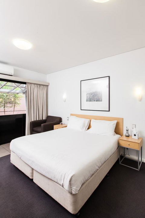 Majestic Oasis Apartments - Accommodation Main Beach 26