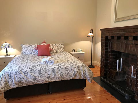 Ambrosia Holiday Home - Accommodation Main Beach 2