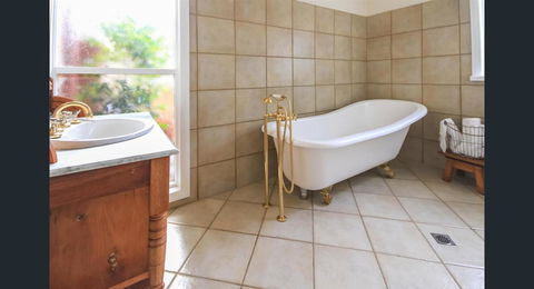 Ambrosia Holiday Home - Accommodation Main Beach 9