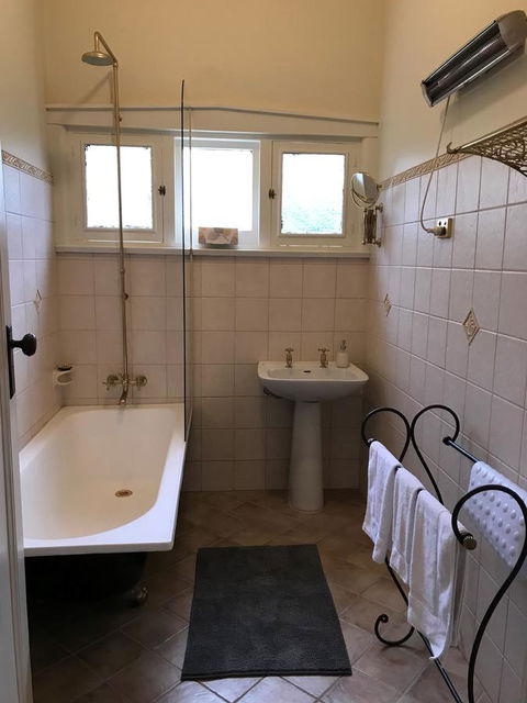 Ambrosia Holiday Home - Accommodation Main Beach 10