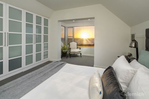 The Beach House @ Grange - Accommodation Main Beach 5