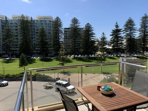 Luxury Beachside Accomodation - Accommodation Main Beach 0