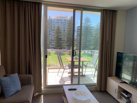 Luxury Beachside Accomodation - Accommodation Main Beach 4