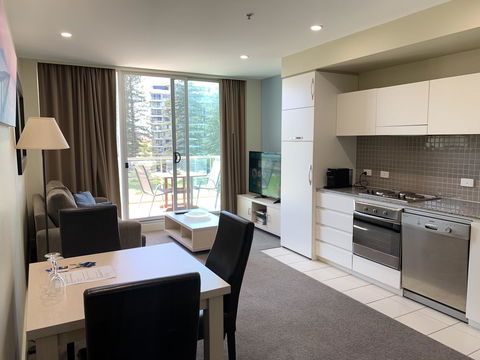 Luxury Beachside Accomodation - Accommodation Main Beach 1