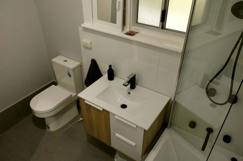 The Purple Door On Seaview - Accommodation Main Beach 15