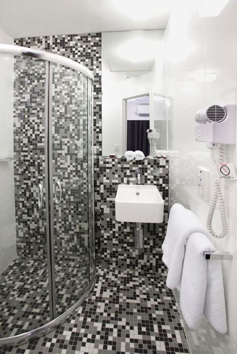 Majestic Minima Hotel - Accommodation Main Beach 9