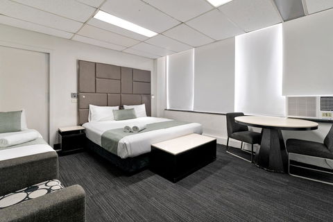 Cosmo On Bank - Accommodation Main Beach 2