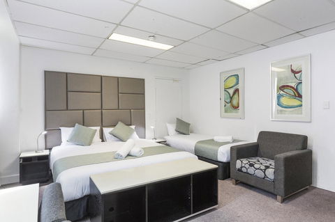 Cosmo On Bank - Accommodation Main Beach 1