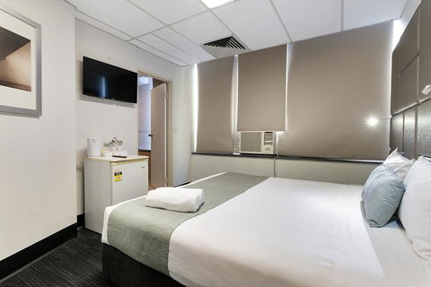 Cosmo On Bank - Accommodation Main Beach 10
