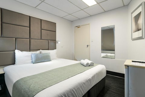 Cosmo On Bank - Accommodation Main Beach 11