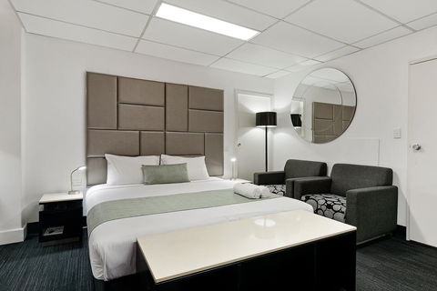 Cosmo On Bank - Accommodation Main Beach 3