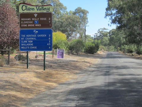Molly's Chase - Accommodation Main Beach 29