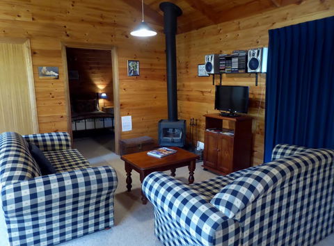 Molly's Chase - Accommodation Main Beach 2