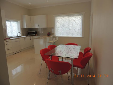 Glenelg - Marina Retreat - Accommodation Main Beach 13