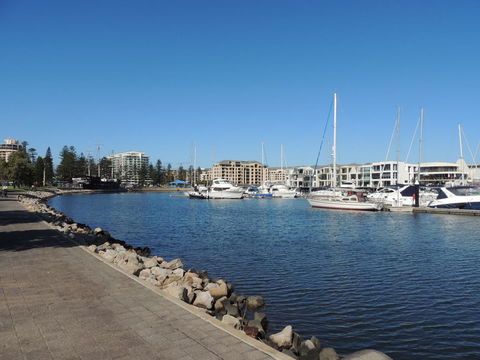 Glenelg - Marina Retreat - Accommodation Main Beach 4
