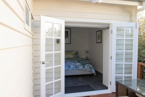 A Coonawarra Experience - Accommodation Main Beach 3