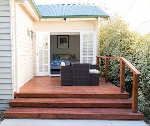 A Coonawarra Experience - Accommodation Main Beach 1