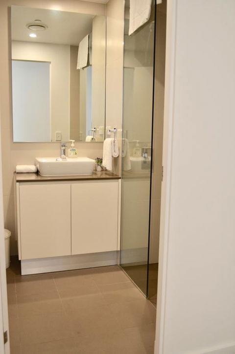VUEonKW - Accommodation Main Beach 12